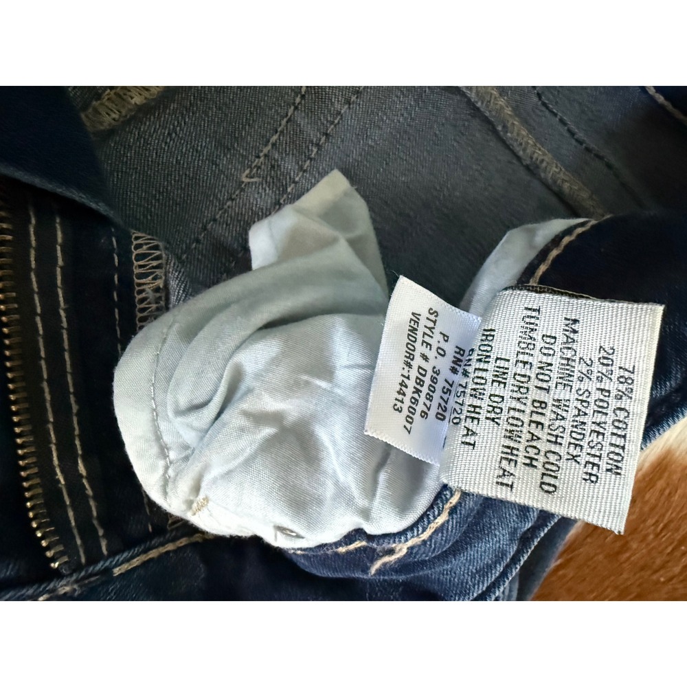 BKE & Daytrip Bootcut Jeans Bundle Sz 31-32 Mila Virgo Light & Dark Wash - Picture 11 of 15